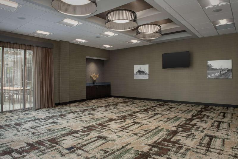Homewood Suites by Hilton Louisville Airport - image 17