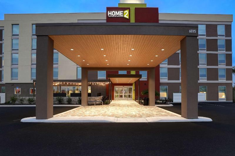 Home2 Suites By Hilton Lakewood Ranch - image 26