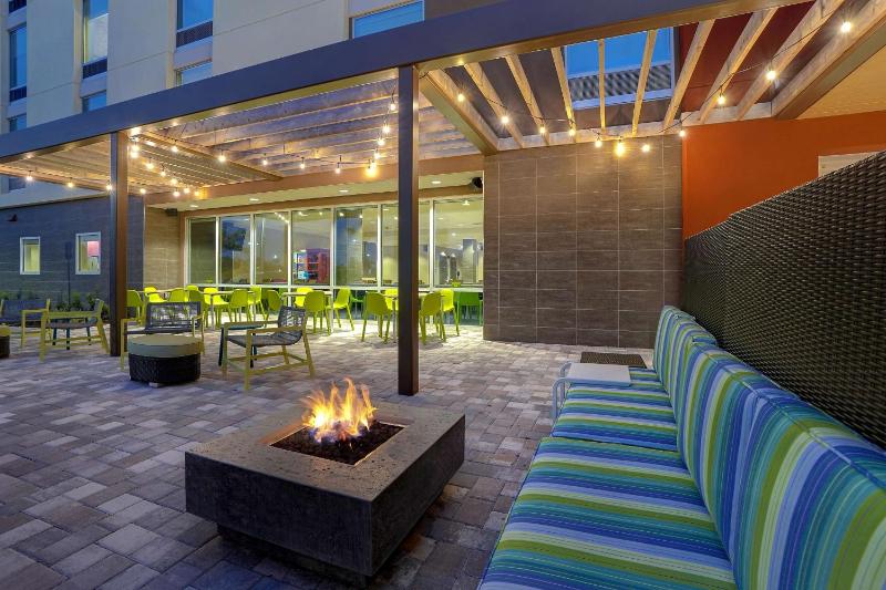 Home2 Suites By Hilton Lakewood Ranch - image 4