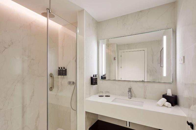 Via Sants Hotel Barcelona Tapestry Collection by Hilton - image 13