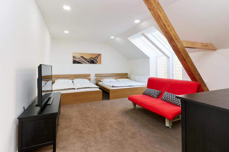 Standard Queen Room with Two Queen Beds image 1