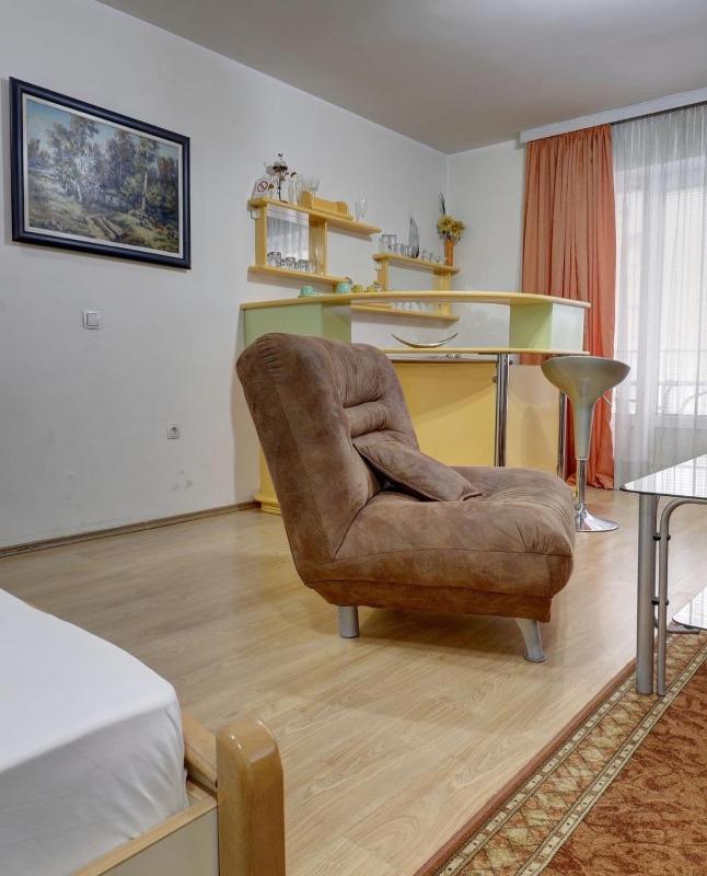 Twin Room image 4