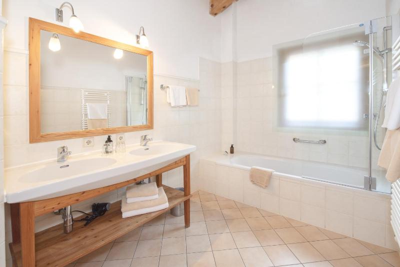 Two-Bedroom Apartment with Balcony image 2