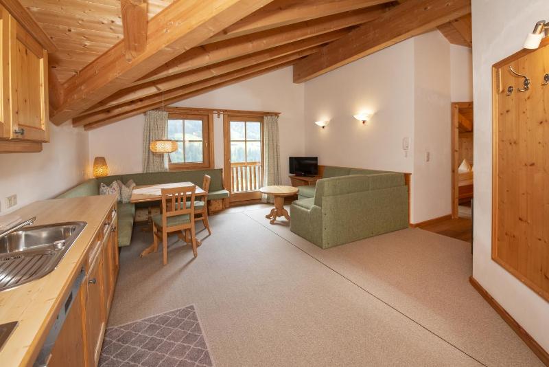 Three-Bedroom Apartment with Balcony image 1