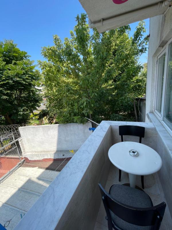 Apartment with Garden View image 2