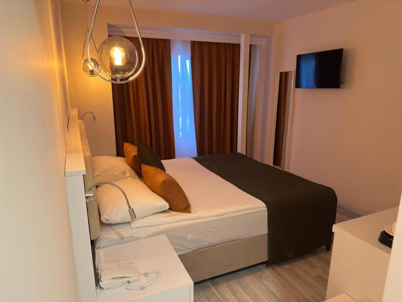Double Room with Sea View image 2