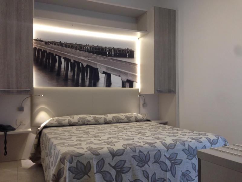 Double Room image 3