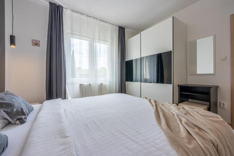 Apartments Vesna - image 15