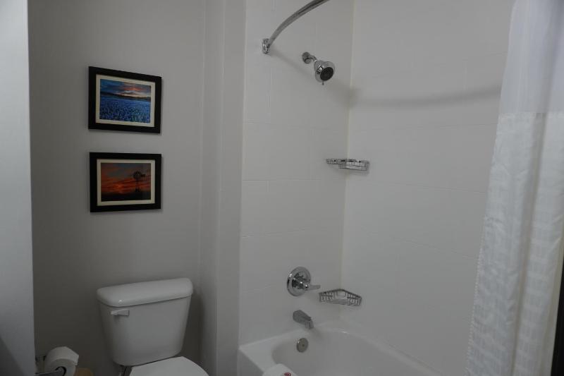 King Suite - Non-Smoking image 1