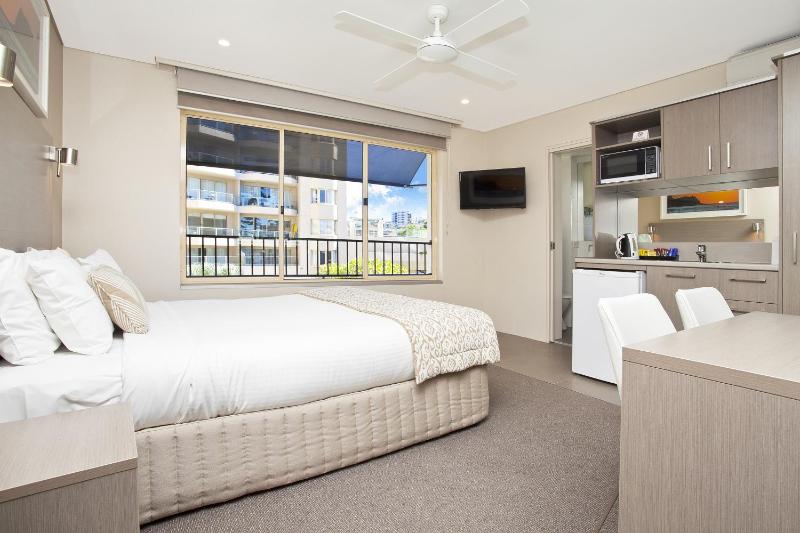 Motel Queen Room  image 3