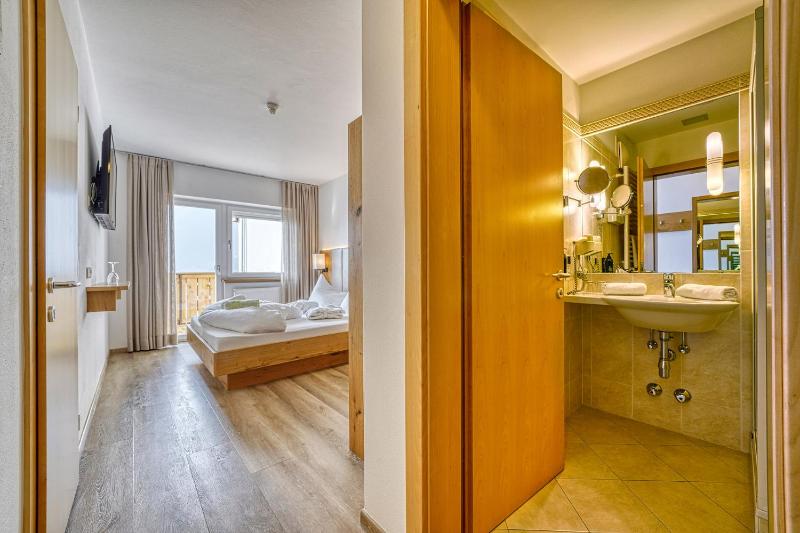 Single Room with Balcony image 3