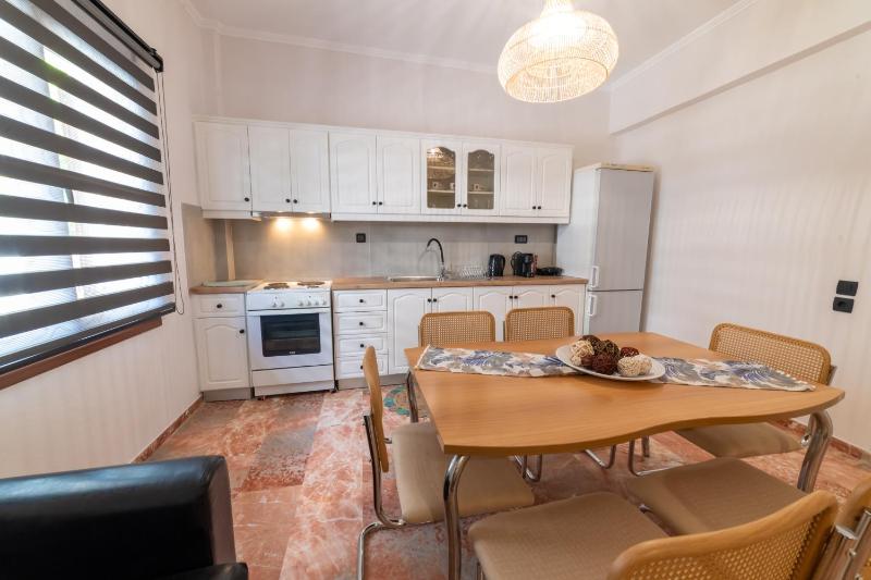 Deluxe Apartment image 2