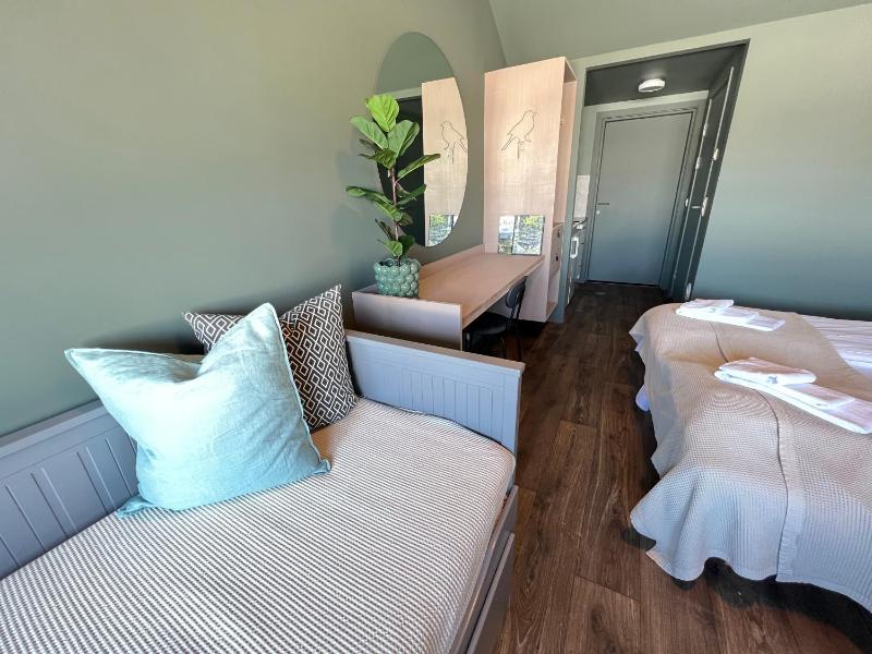 Family Room image 3