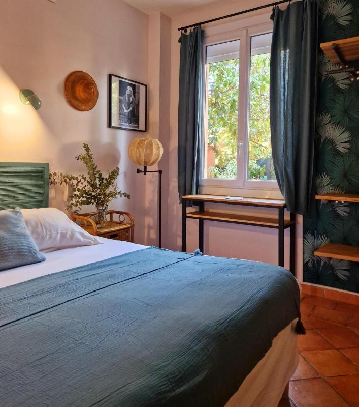 Superior Double Room image 4