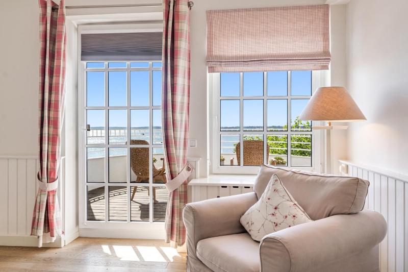 Suite with Sea View image 4