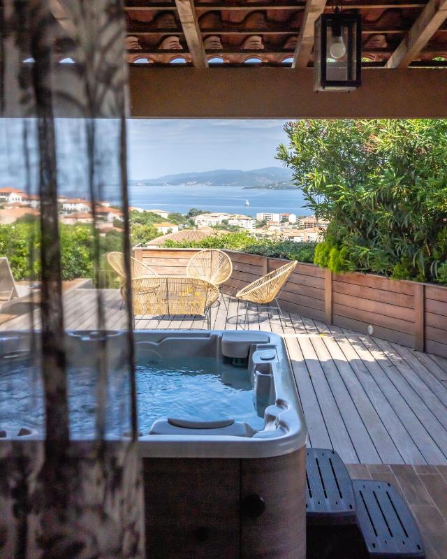 Deluxe Two-Bedroom Apartment with Hot Tube image 1
