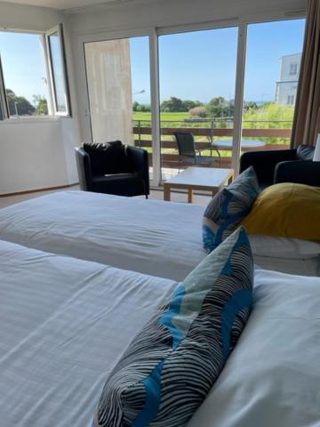 Superior Double or Twin Room with Terrace image 3