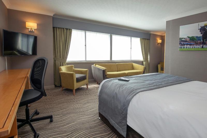 Superior Triple Room image 3