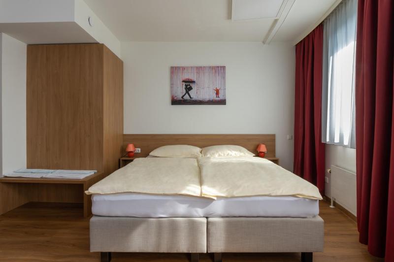 Standard Double Room image 1