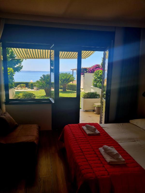 Double Room image 1
