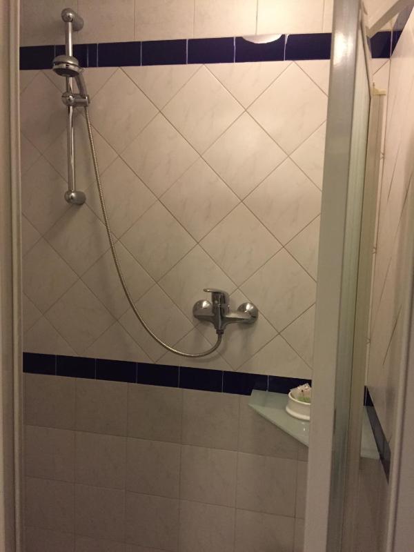 Basic Triple Room with Private External Bathroom image 2