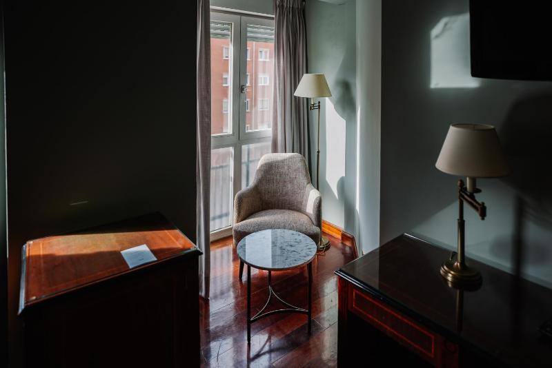 Double Room image 1