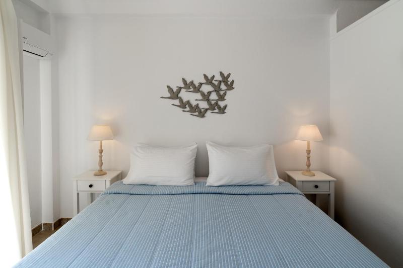 Deluxe Double or Twin Room with Pool View image 3