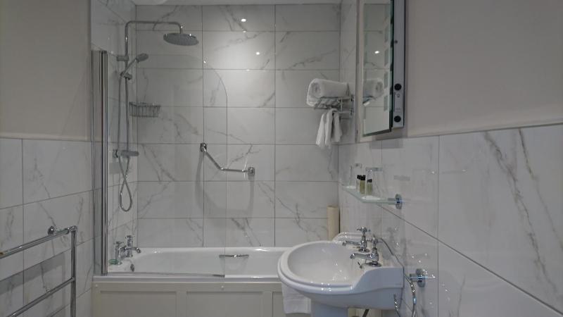 Standard Double Room - Manor House image 2