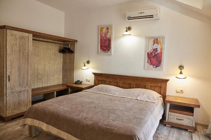 Deluxe Double Room image 2