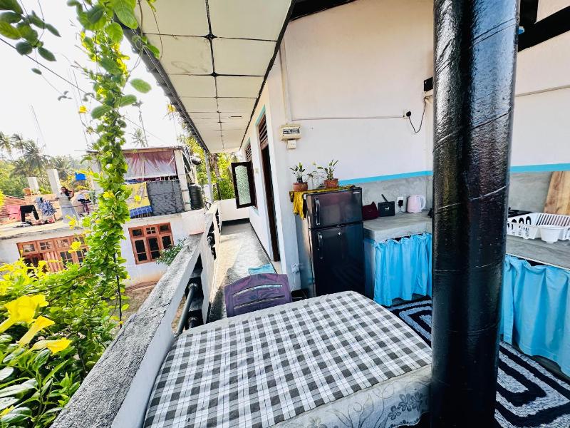 Magee apartment with kitchen and air con - image 9