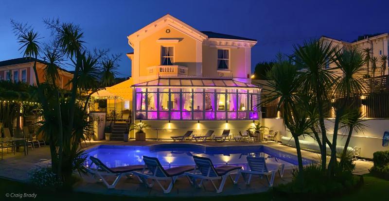 Riviera Lodge Hotel - image 15