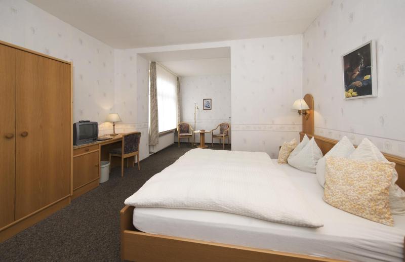 Standard Double Room image 2