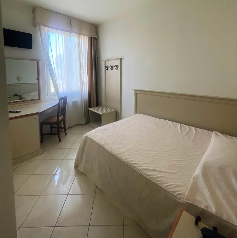Single Room image 2