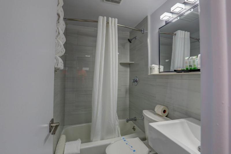 Efficiency Suite with One Full, One Twin Bed with Kitchenette Smoke Free image 2