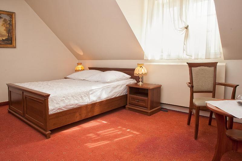 Double or Twin Room image 3