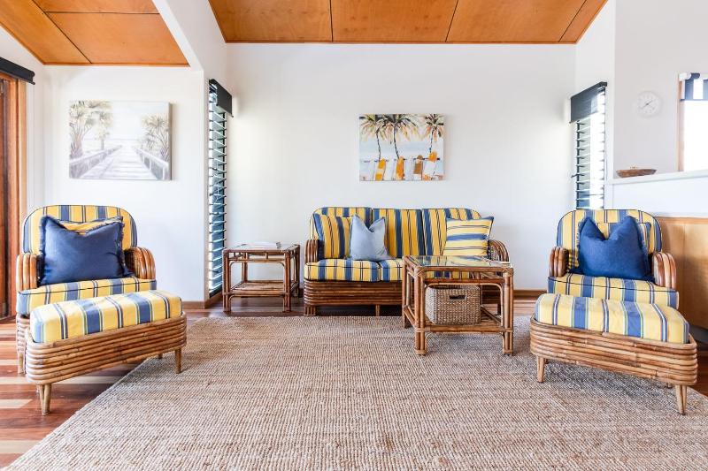 Coastal Getaway Across From Dicky Beach - image 17