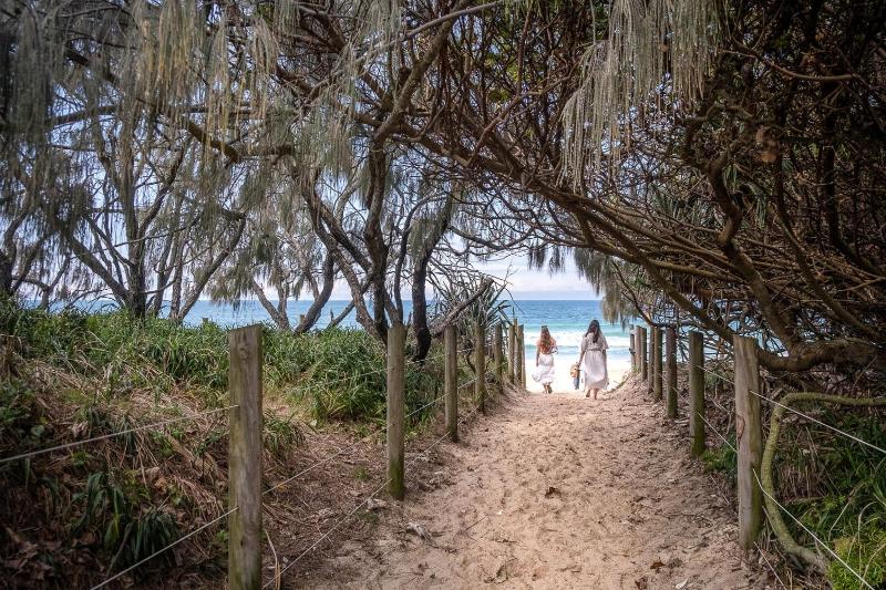 Coastal Getaway Across From Dicky Beach - image 7