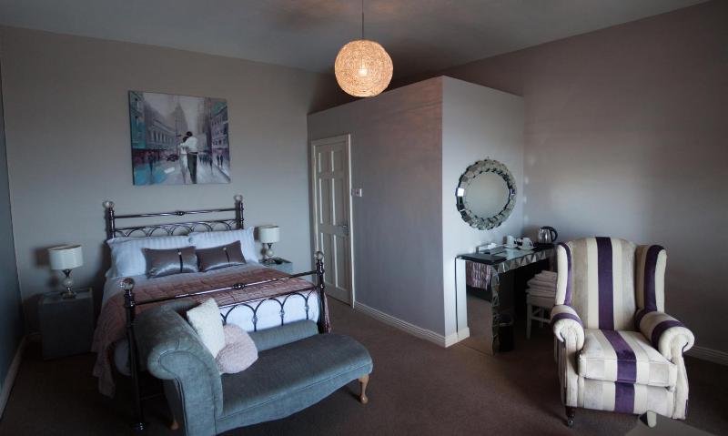 Deluxe Double Room with Sea View image 4