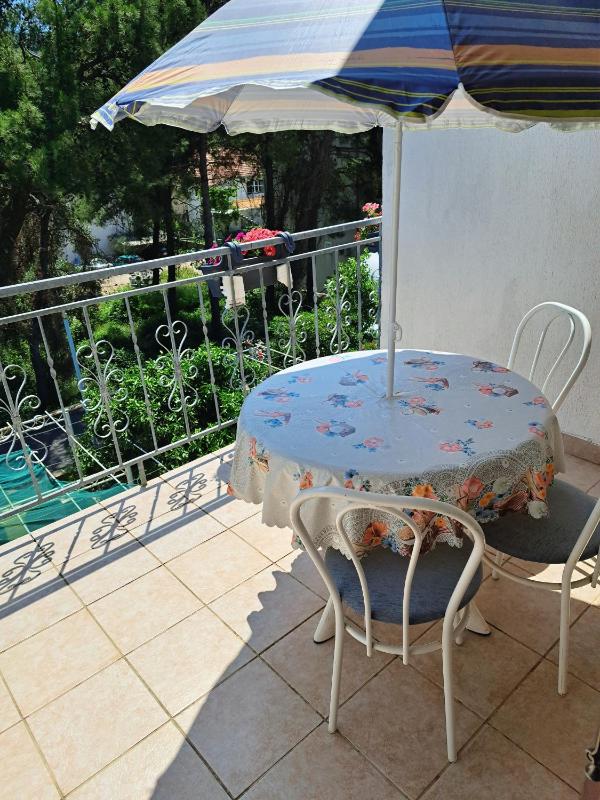 Apartment with Terrace 2 image 3