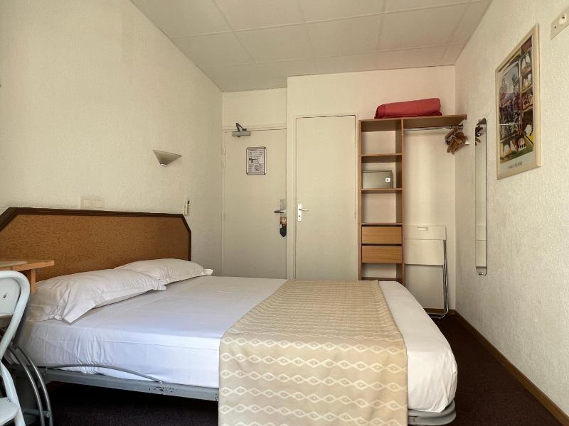 Economy Double Room image 4