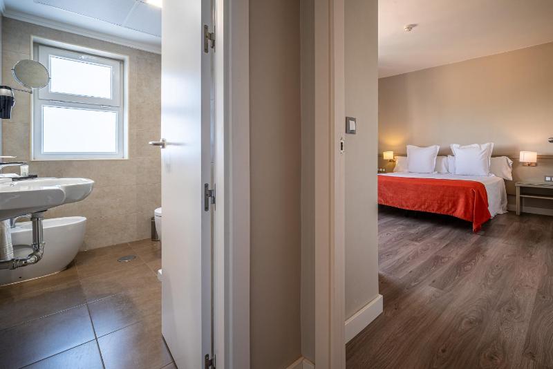 Quadruple Room image 3