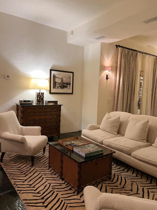 Grand King Room image 4