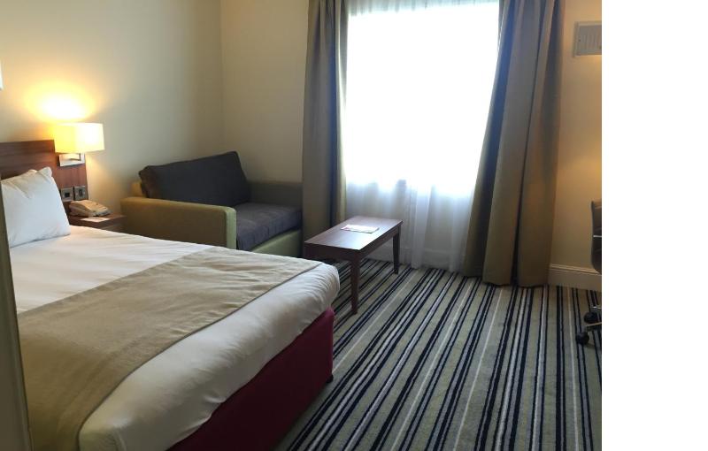 Premium Double Room image 4