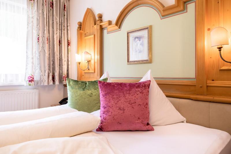 Double Room image 3