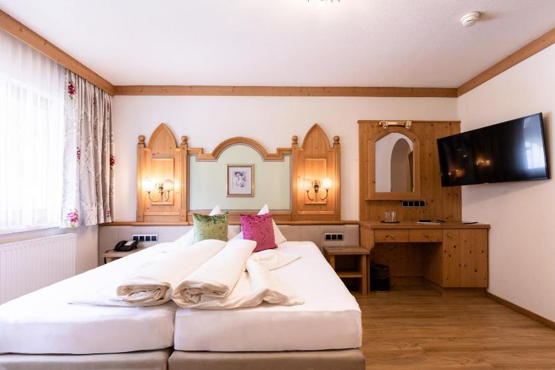 Double Room image 2