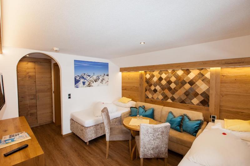 Quadruple Room image 1