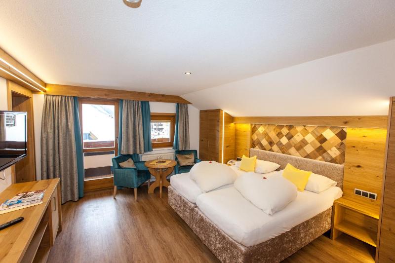 Quadruple Room image 2