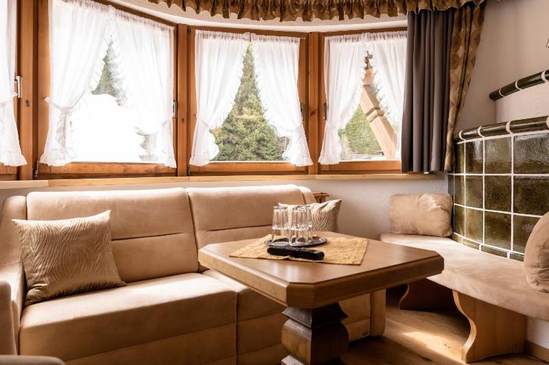 Family Room image 1