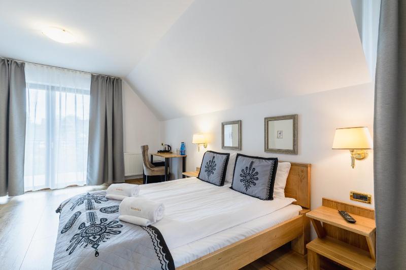 Quadruple Room with Balcony image 1