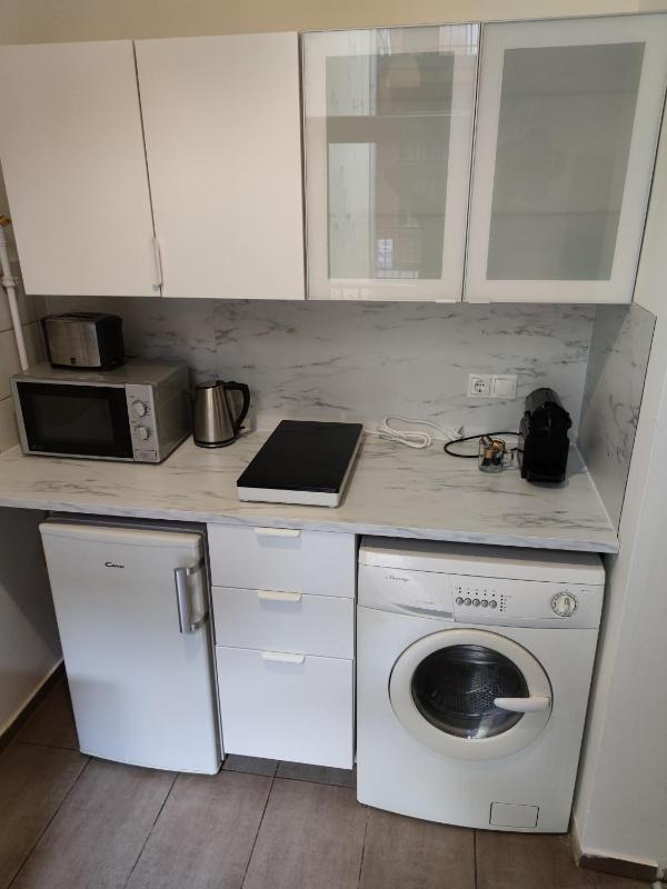 One-Bedroom Apartment with Balcony image 2